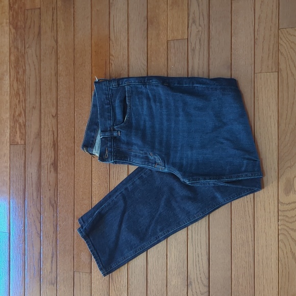 Banana Republic Blue Jeans Faded. Slim Fit. Size 33" x 30 (Like New) - Picture 8 of 9